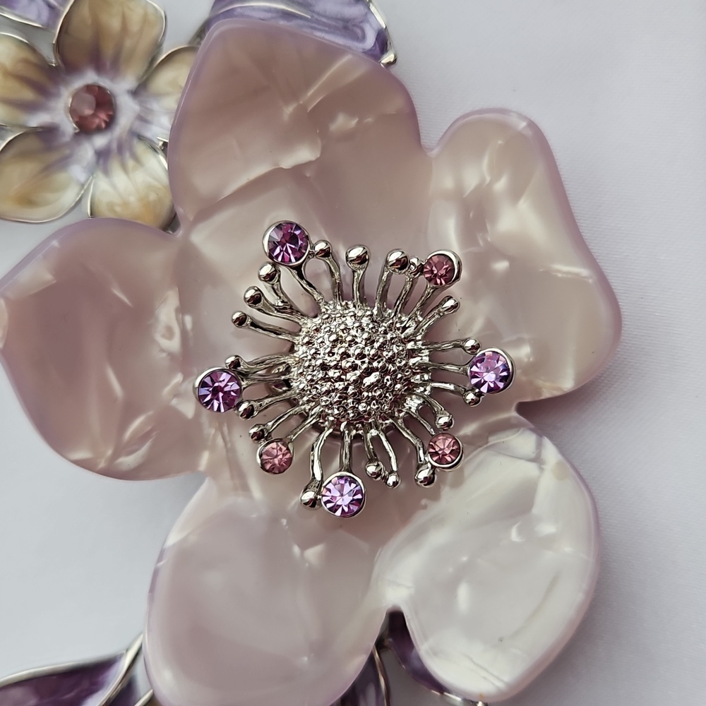 Allé Fine Jewelry Floral Inspired Necklace With Matching Earrings - Picture 5 of 10